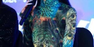 U70 Dương Lệ Bình nhịn đói, chỉ ăn khi đã biểu diễn xong