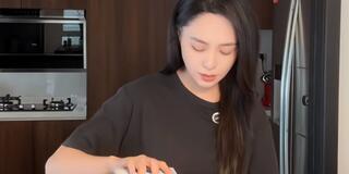 Chung Hân Đồng tiết lộ cách giữ dáng dành cho người 'thở thôi cũng béo'