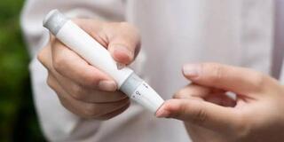 Không chỉ đồ ngọt: 3 nhóm thực phẩm quen thuộc có thể khiến đường huyết tăng và vòng eo ngày càng lớn