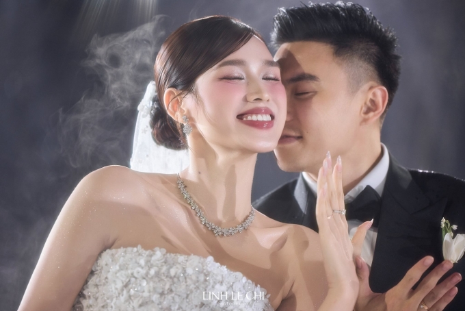 2 kiểu tóc đơn giản tôn nhan sắc dâu hào môn Đỗ Thị Hà  - 2