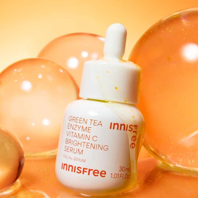 Innisfree Jeju Vitamin C Serum Serum làm sáng da, mờ thâm, chống oxy hóa, thẩm thấu nhanh và phù hợp dùng hàng ngày.