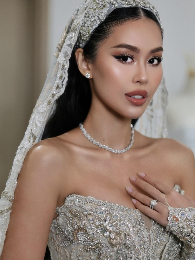 Nhan sắc Tiên Nguyễn trong ngày cưới.