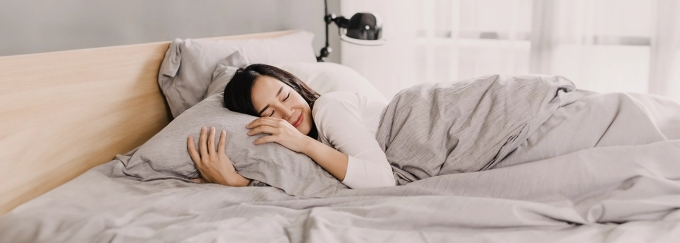 Ngủ sớm, ngủ ngon, ngủ đủ giấc cũng là nền tảng cơ bản để giữ gìn làn da khỏe đẹp, làm chậm tốc độ lão hóa.