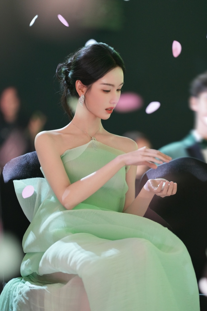 Trần Đô Linh tại sự kiện Tinh Quang Đại Thưởng 2025 của Tencent Video ngày 22 tháng 12.