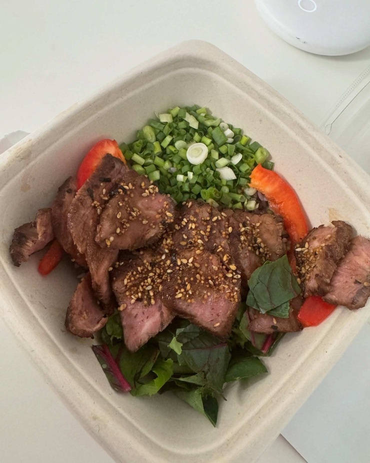 Chế độ ăn của Miseo tuân thủ quy tắc giàu protein, đủ chất xơ, ít tinh bột.